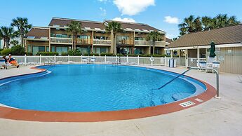 Sleeps 8 w/ Resort Pools, Tennis, Golf & Beach Access + Attraction Tic