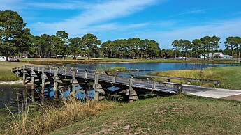 Sleeps 8 w/ Resort Pools, Tennis, Golf & Beach Access + Attraction Tic