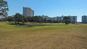 Sleeps 8 w/ Resort Pools, Tennis, Golf & Beach Access + Attraction Tic