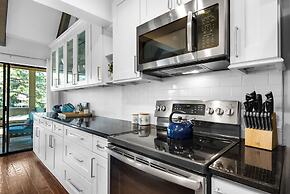 Sleeps 8 w/ Resort Pools, Tennis, Golf & Beach Access + Attraction Tic