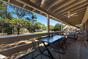 Sleeps 8 w/ Resort Pools, Tennis, Golf & Beach Access + Attraction Tic
