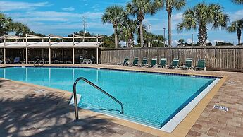 Sleeps 8 w/ Resort Pools, Tennis, Golf & Beach Access + Attraction Tic