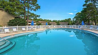 Sleeps 8 w/ Resort Pools, Tennis, Golf & Beach Access + Attraction Tic