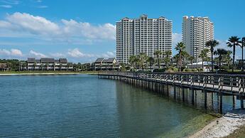 Sleeps 8 w/ Resort Pools, Tennis, Golf & Beach Access + Attraction Tic