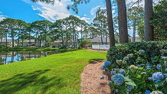 Sleeps 8 w/ Resort Pools, Tennis, Golf & Beach Access + Attraction Tic