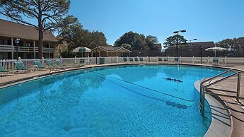 Sleeps 8 w/ Resort Pools, Tennis, Golf & Beach Access + Attraction Tic