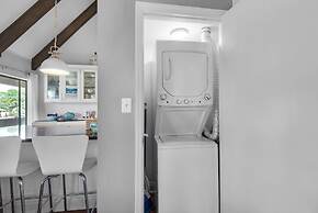 Sleeps 8 w/ Resort Pools, Tennis, Golf & Beach Access + Attraction Tic