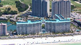 Sleeps 8 w/ Resort Pools, Tennis, Golf & Beach Access + Attraction Tic