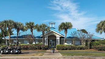 Sleeps 8 w/ Resort Pools, Tennis, Golf & Beach Access + Attraction Tic