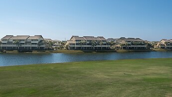 Sleeps 8 w/ Resort Pools, Tennis, Golf & Beach Access + Attraction Tic