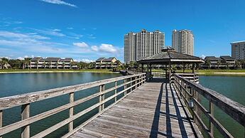 Sleeps 8 w/ Resort Pools, Tennis, Golf & Beach Access + Attraction Tic