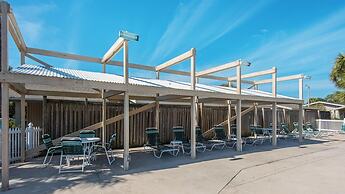 Sleeps 8 w/ Resort Pools, Tennis, Golf & Beach Access + Attraction Tic