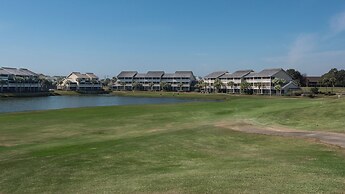 Sleeps 8 w/ Resort Pools, Tennis, Golf & Beach Access + Attraction Tic