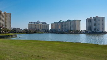 Sleeps 8 w/ Resort Pools, Tennis, Golf & Beach Access + Attraction Tic