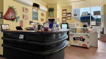 Sleeps 8 w/ Resort Pools, Tennis, Golf & Beach Access + Attraction Tic