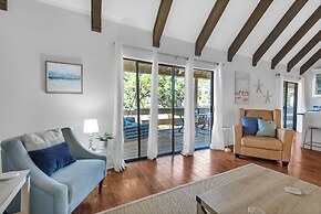 Sleeps 8 w/ Resort Pools, Tennis, Golf & Beach Access + Attraction Tic