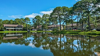 Sleeps 8 w/ Resort Pools, Tennis, Golf & Beach Access + Attraction Tic