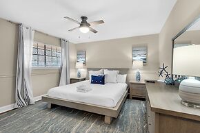 Sleeps 8 w/ Resort Pools, Tennis, Golf & Beach Access + Attraction Tic