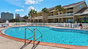 Sleeps 8 w/ Resort Pools, Tennis, Golf & Beach Access + Attraction Tic