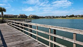 Sleeps 8 w/ Resort Pools, Tennis, Golf & Beach Access + Attraction Tic