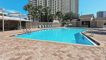 Sleeps 8 w/ Resort Pools, Tennis, Golf & Beach Access + Attraction Tic