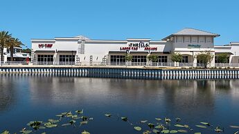 Sleeps 8 w/ Resort Pools, Tennis, Golf & Beach Access + Attraction Tic