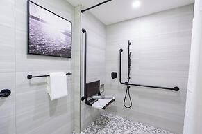 Sandman Signature Las Colinas Hotel & Suites