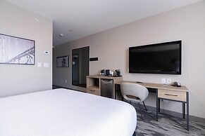 Sandman Signature Las Colinas Hotel & Suites