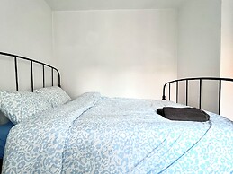 Spacious Family Apartment Midi