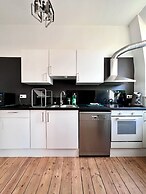 Spacious Family Apartment Midi