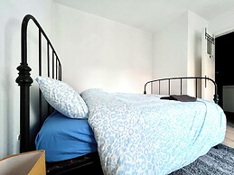 Spacious Family Apartment Midi