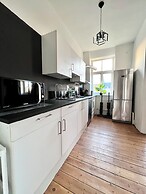 Spacious Family Apartment Midi