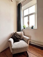 Spacious Family Apartment Midi