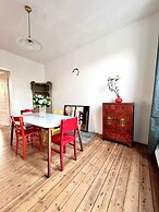 Spacious Family Apartment Midi