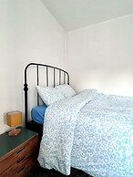 Spacious Family Apartment Midi