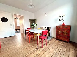 Spacious Family Apartment Midi