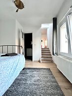 Spacious Family Apartment Midi