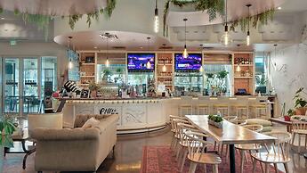 Palms Resort 2813: 2br, Pools, Courts, Gulf Views & Minutes to Beach!