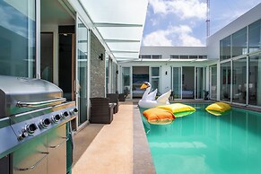 Sky - 4BR Private Villa in Phuket