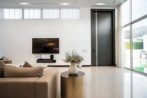 Sky - 4BR Private Villa in Phuket