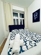5BR Apartment Near Kaufpark Alterlaa