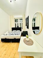 5BR Apartment Near Kaufpark Alterlaa