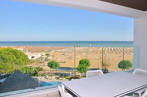 Colourful Suite With Terrace Overlooking the sea