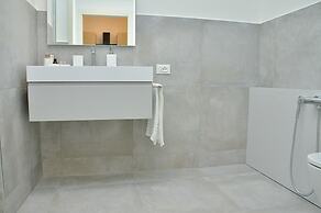 Colourful Suite With Terrace Overlooking the sea