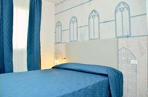 Charming Apartment With Terrace by the sea