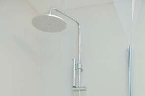 Charming Apartment With Terrace by the sea