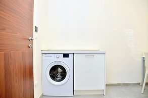 Charming Apartment With Terrace by the sea