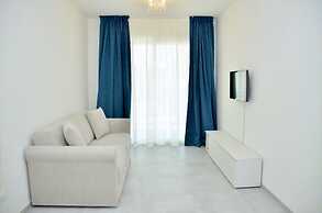 Charming Apartment With Terrace by the sea