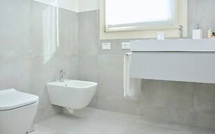 Azure Serenity Modern sea View Flat With Pool