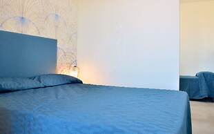 Azure Serenity Modern sea View Flat With Pool